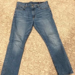 EUC Vineyard Vines Jeans 33x30 Stretch